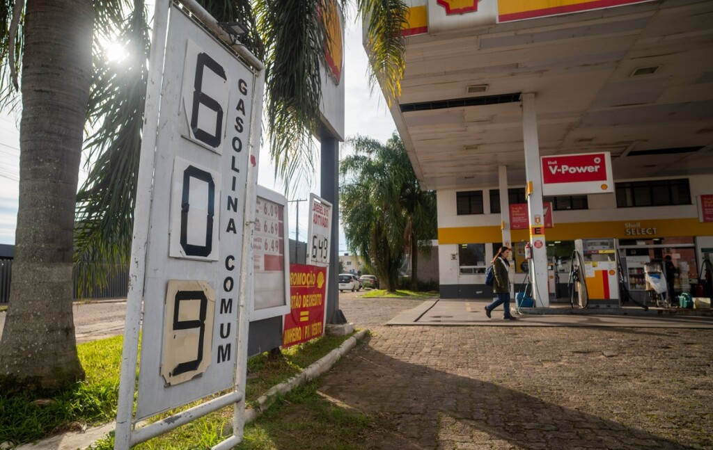 Gasolina e diesel baixam em Santa Maria, mas retomada de guerra volta a trazer risco de alta; veja pesquisa