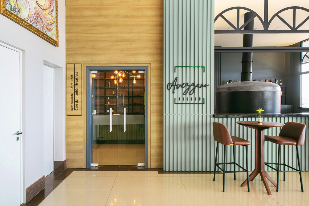 https://dsmcdn.cloud-bricks.net/fotos/16593334/file/desktop/FOTO%20RESTAURANTE%20AVEZZANO.jpg?1783653231