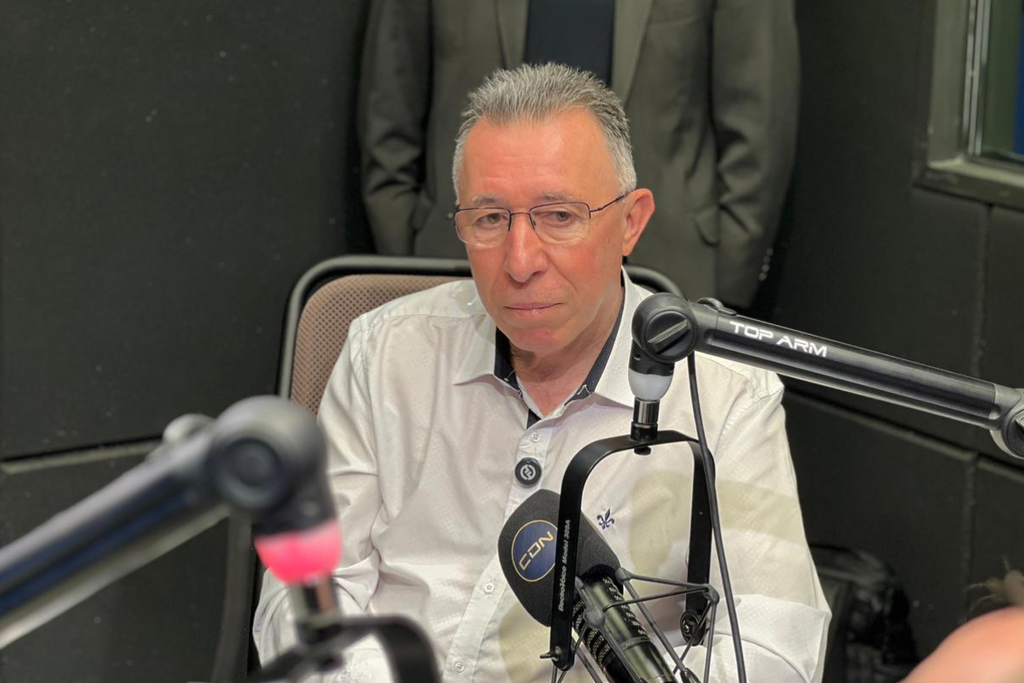 Cai, e não é pouco, o número de candidatos santa-marienses