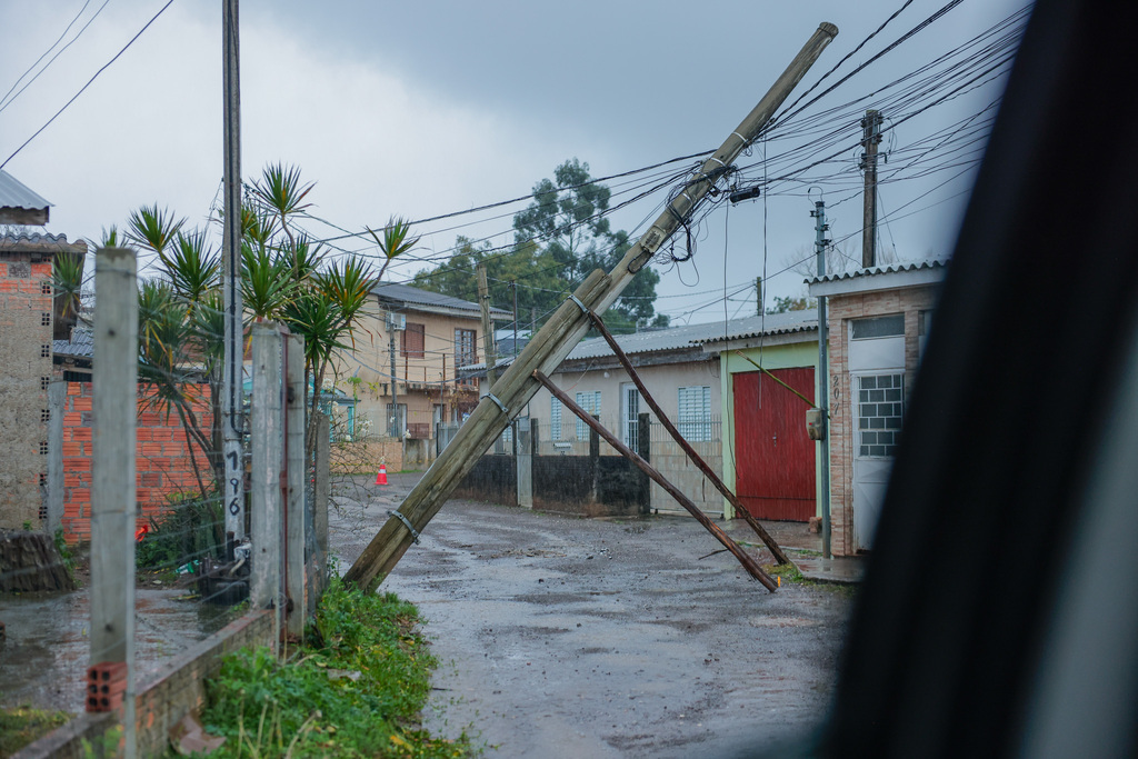 Bairro Patronato é a região mais afetada, informa RGE sobre fornecimento de energia em Santa Maria; outras áreas registram queda de postes