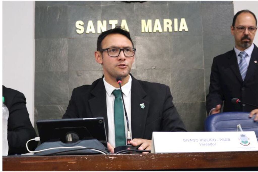 Givago recua em candidatura a deputado. Mas há nove na luta