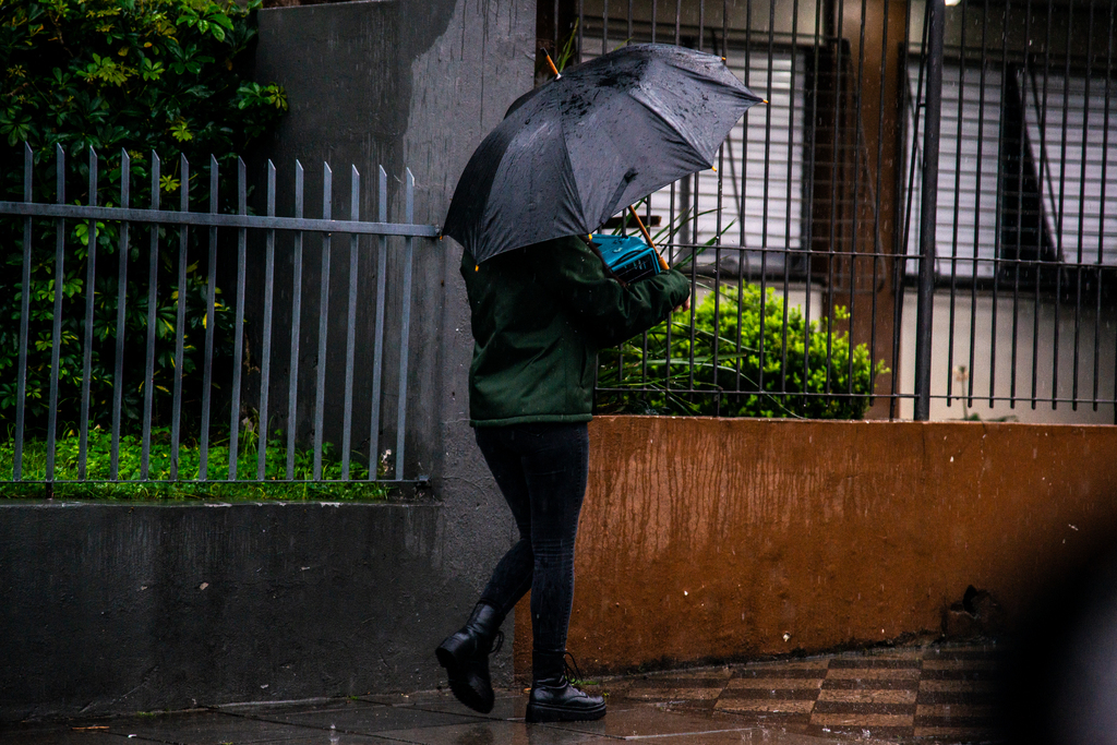 Chuva retorna no domingo e volumes mais expressivos são esperados entre terça e quarta-feira na Região Central