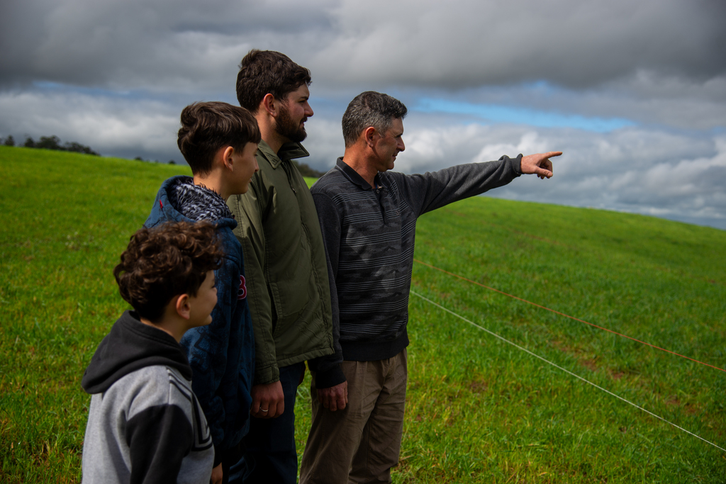 Do campo à estrada: o legado de pais e filhos que mantém viva a força do interior