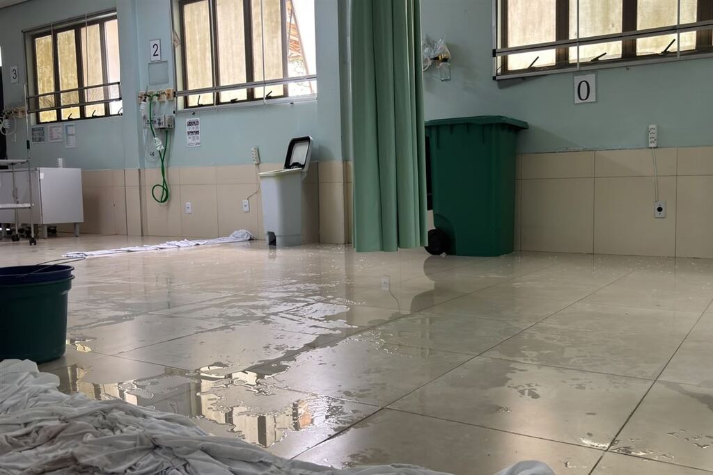Luva encontrada em tubulação pode ter provocado alagamento no PA do Patronato