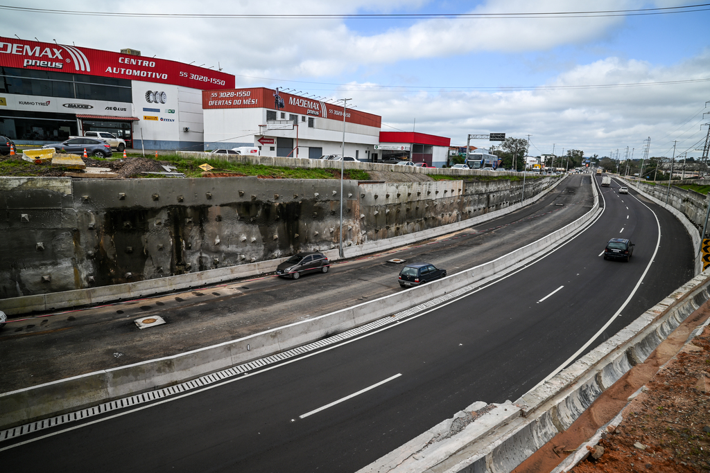 Condições climáticas impedem avanços e conclusão da trincheira da Uglione fica para agosto