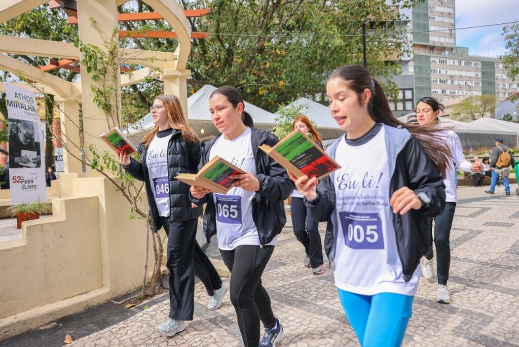 título imagem Duas Maratonas de Leitura, que integram a programação da Feira do Livro, estão com inscrições abertas