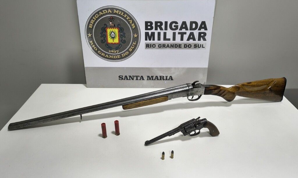 Denúncia de negociação de arma em frente a centro religioso termina com dois presos em Santa Maria