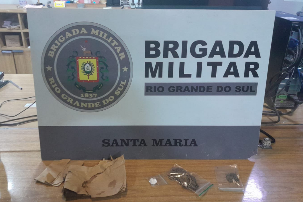 título imagem Mulher é presa por tráfico de drogas durante operação policial em Santa Maria