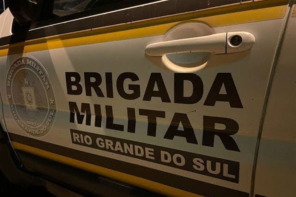 Funcionários e vigilante imobilizam suspeito de furtar fios em obra e homem acaba preso pela BM
