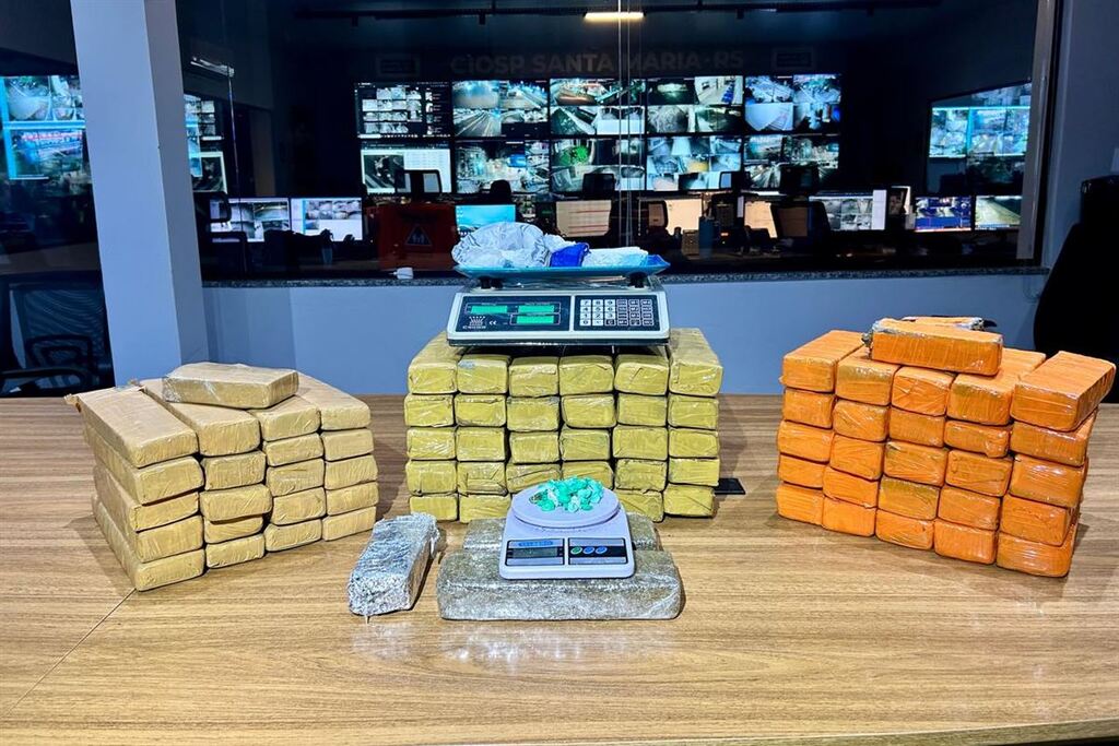 Militar do Exército é preso com mais de 50 quilos de maconha e porções de cocaína em pensão de Santa Maria