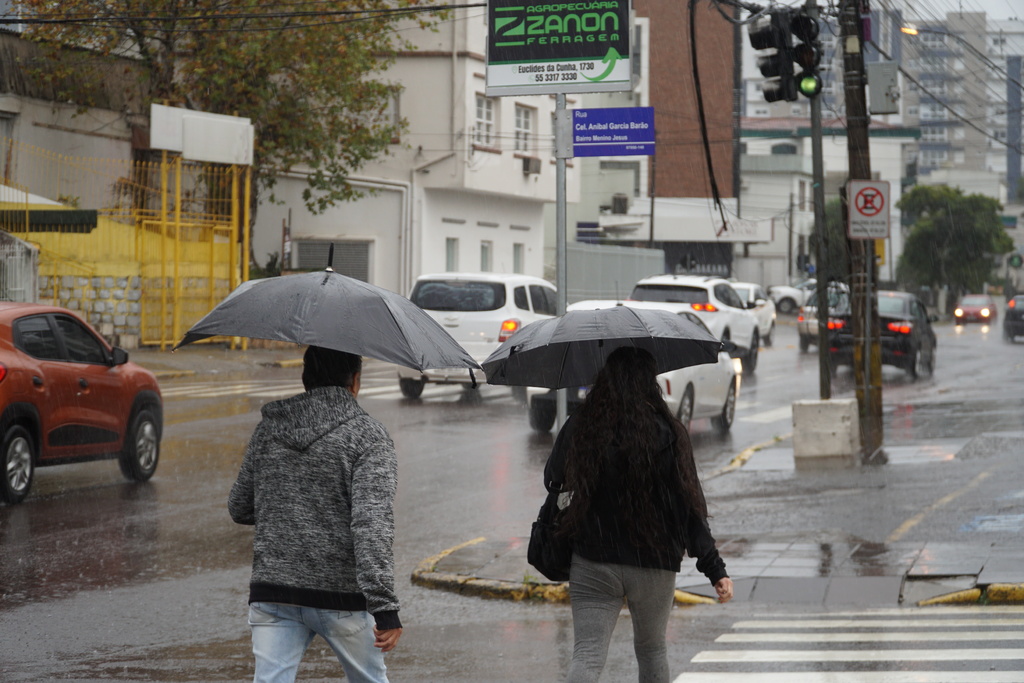 Frente fria traz chuva e temporais isolados nesta quinta-feira em Santa Maria e região
