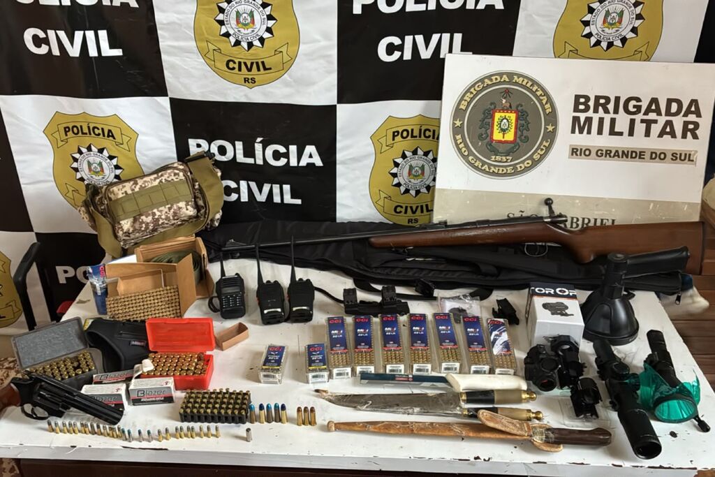 Homem é preso com duas armas e 1,3 mil munições em São Gabriel
