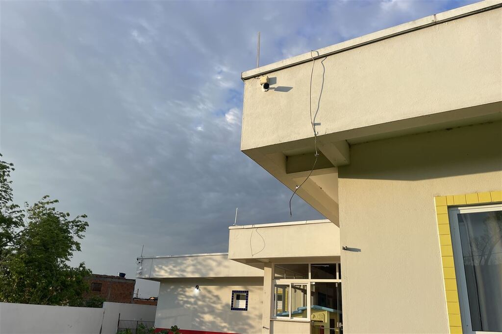 Escola infantil de Santa Maria é alvo de furto de fios pela quarta vez; direção pede mais segurança