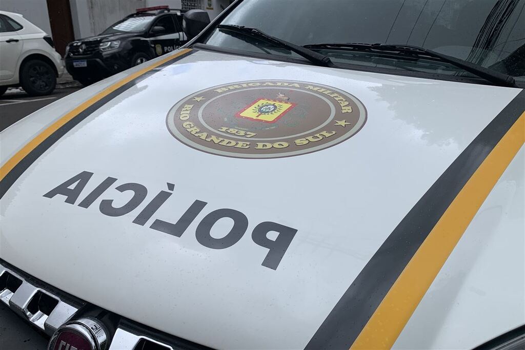 Jovem é preso após ser flagrado dirigindo caminhão furtado em Santa Maria
