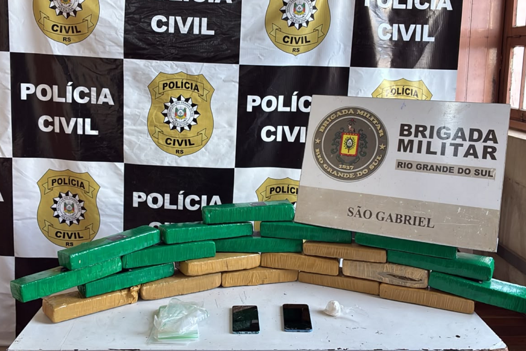 Mulher é presa após polícia encontrar mais de 17 kg de maconha em residência de São Gabriel