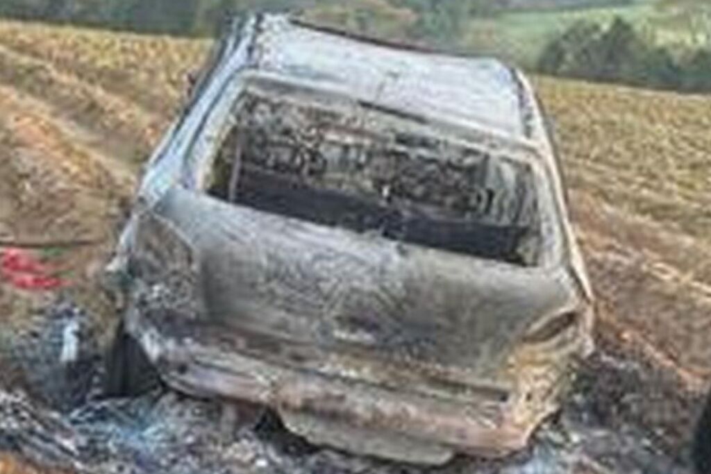 Carro encontrado incendiado em Dona Francisca foi furtado no noroeste do Estado e teria sido usado por dupla armada