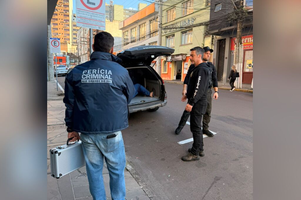 Homem que se apresentava como policial militar é preso com material de pornografia infantojuvenil em Santa Maria