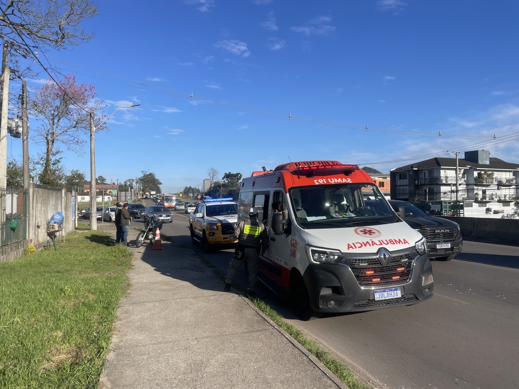 Acidente com quatro veículos na Faixa Velha de Camobi causa lentidão e congestionamento na rodovia
