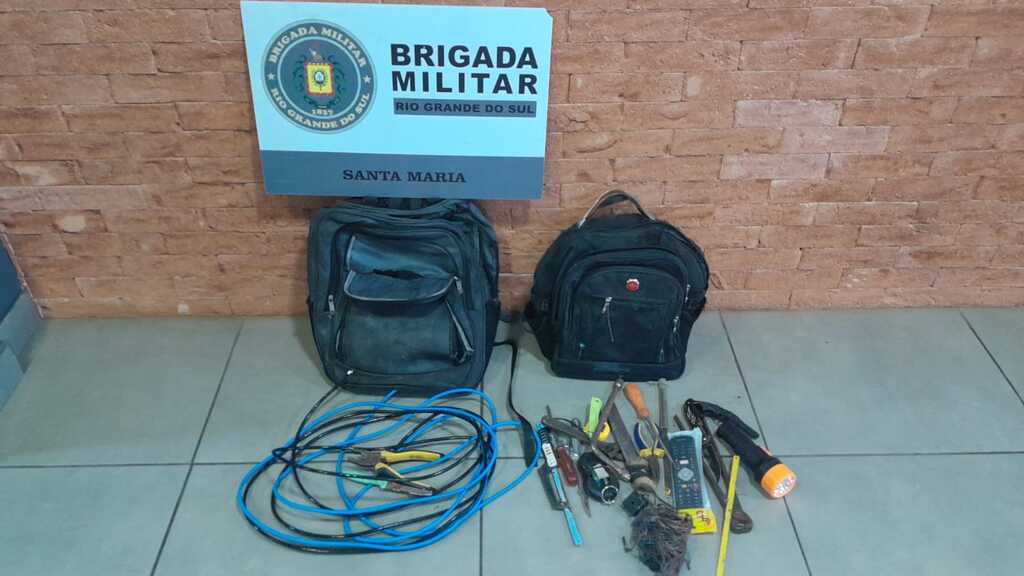 Homem é preso após ser flagrado cortando fios elétricos em Santa Maria
