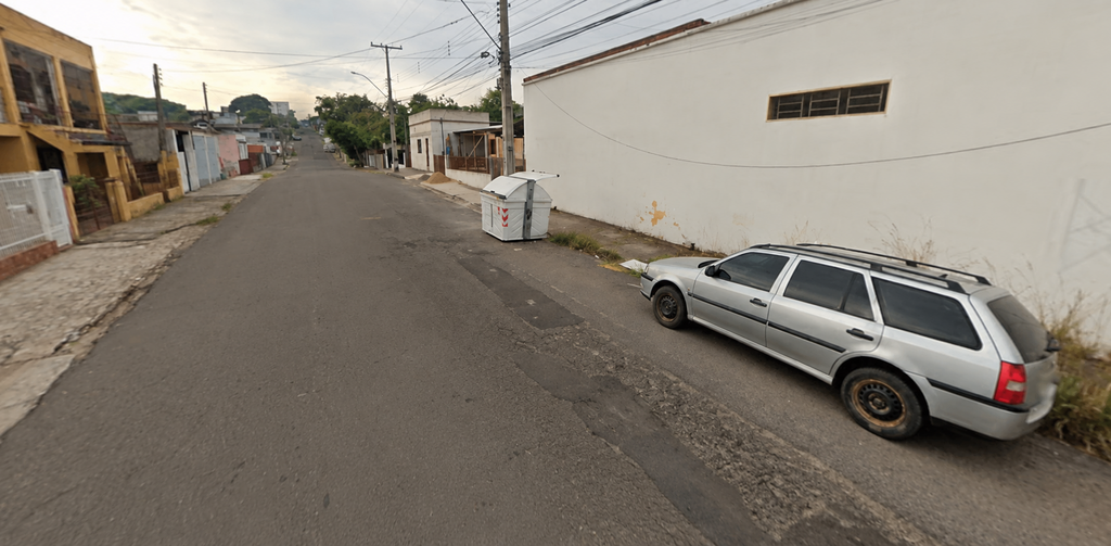 Contêiner é incendiado no Bairro Rosário, em Santa Maria