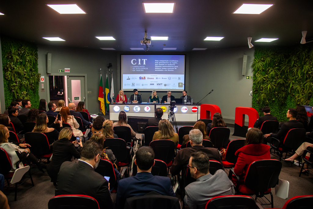 AO VIVO: Final do 1º Campeonato de Inteligência em Tribuna debate regulamentação das redes sociais