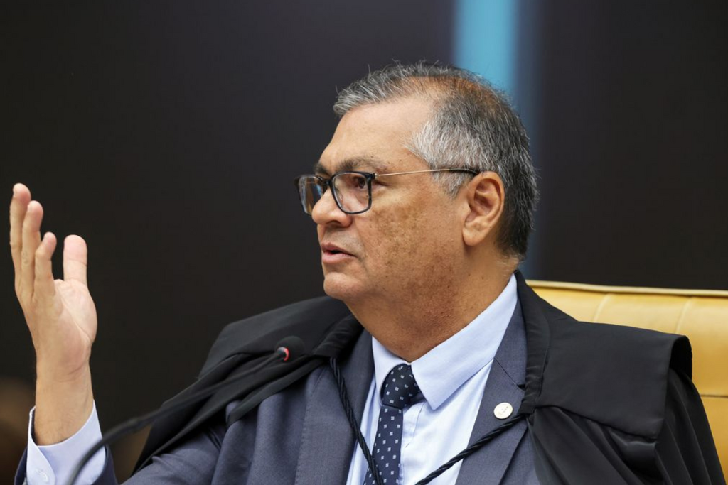 Flávio Dino determina fim do sigilo de investigações sobre o filme Dark Horse