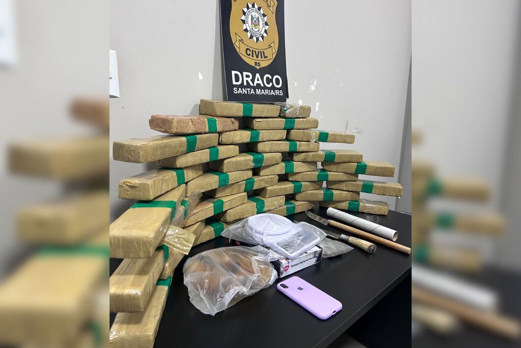 Jovem é presa com 24 quilos de maconha no Bairro Urlândia