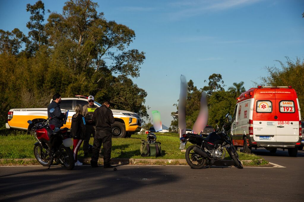Motociclista fica ferido em acidente com caminhonete na Faixa Nova