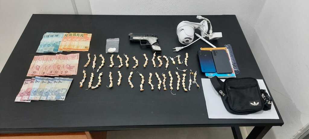 Dois homens são presos por tráfico de drogas e descumprimento de medidas protetivas em Tupanciretã