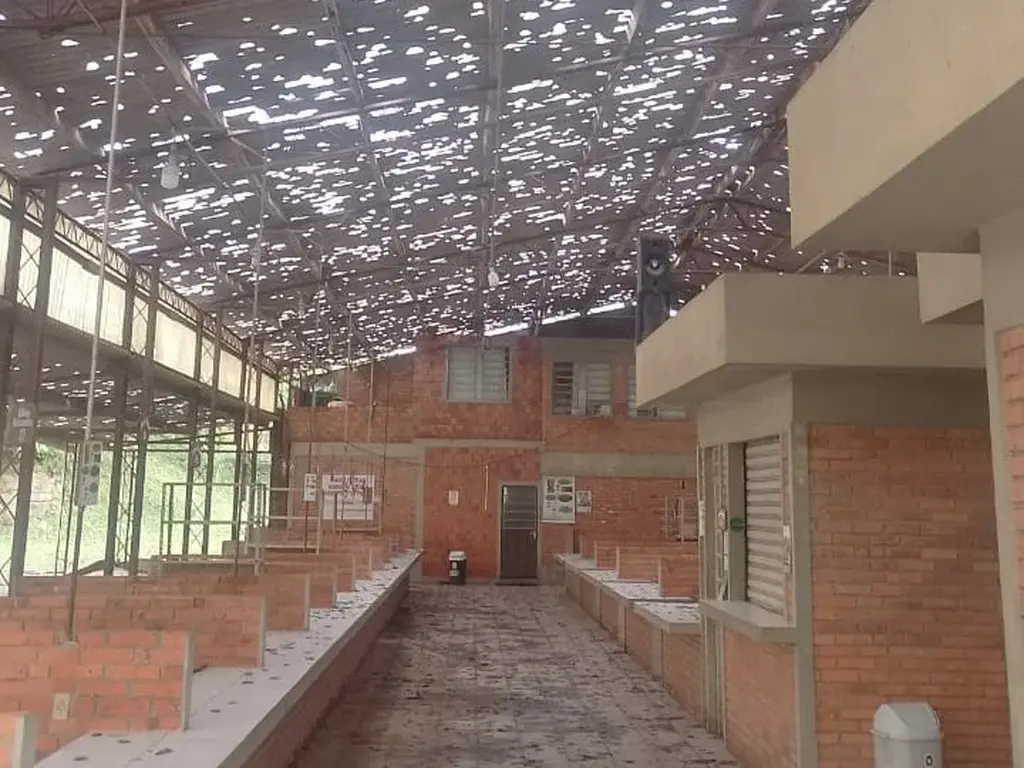 Após temporal de granizo, Santiago decretará situação de emergência; 4 mil casas foram afetadas e Hospital registra alagamentos