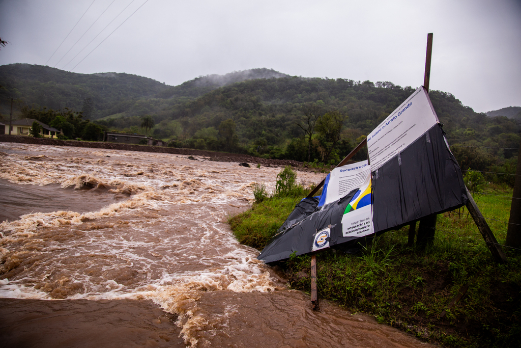 Santa Maria registra quase 190 mm de chuva em menos de dois dias; há localidades isoladas, registro de deslizamento e aulas suspensas