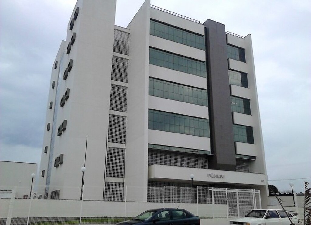 Fórum de Santiago ficará fechado até quinta-feira devido aos estragos provocados pela chuva de granizo