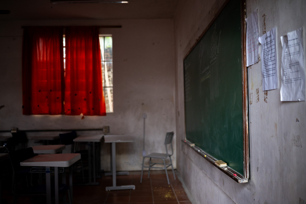 Instituto Olavo Bilac está sem luz há quase duas semanas após furtos na rede elétrica; escola sediará eleição no domingo