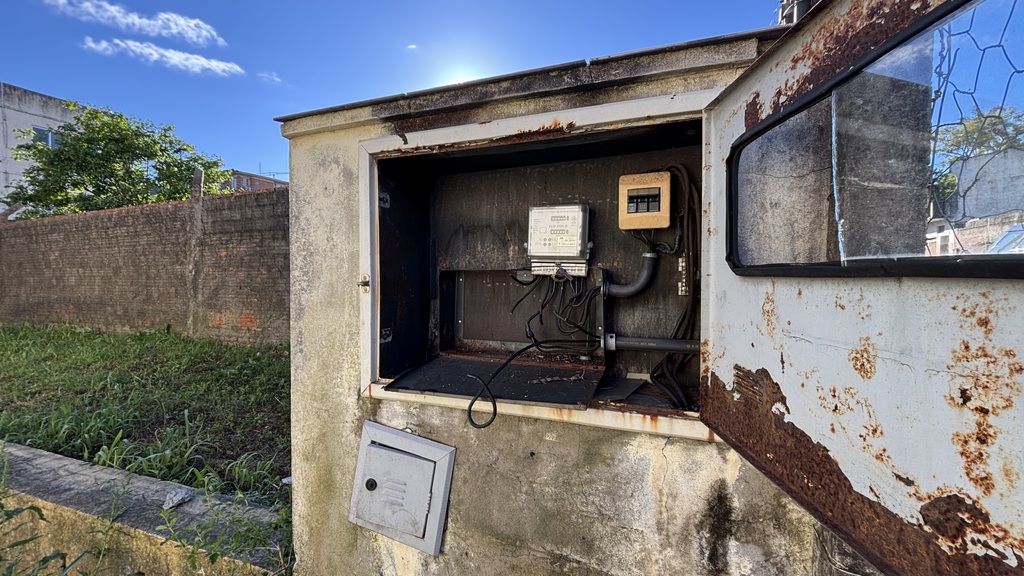 Tentativa de furto de fios deixa UBS Itararé sem energia e afeta atendimentos em Santa Maria