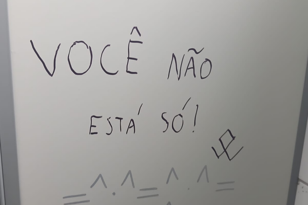 Pichações neonazistas: UFSM vai fornecer imagens de cerca de 500 câmeras à PF para tentar identificar autores