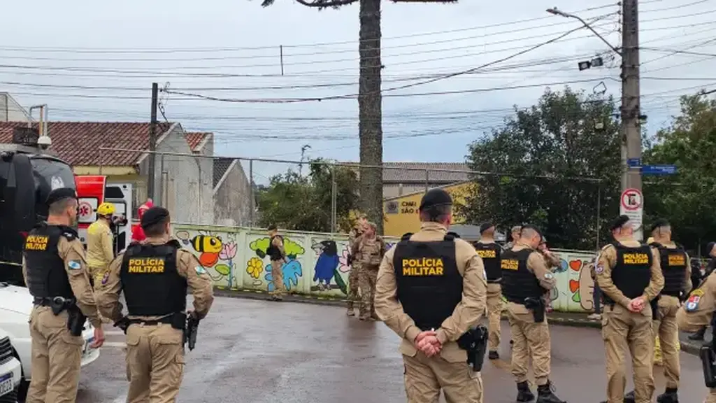 Homem que invadiu escola e manteve 13 crianças reféns no Paraná sofria de esquizofrenia, afirma polícia