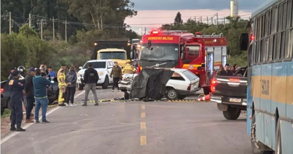Três pessoas morrem em acidente entre dois carros na ERS-357, em Caçapava do Sul