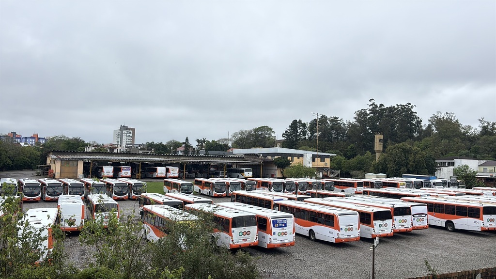 PF é acionada para apurar baixo número de ônibus no 1º turno, em Santa Maria; ATU afirma que reforçará o transporte no 2º turno