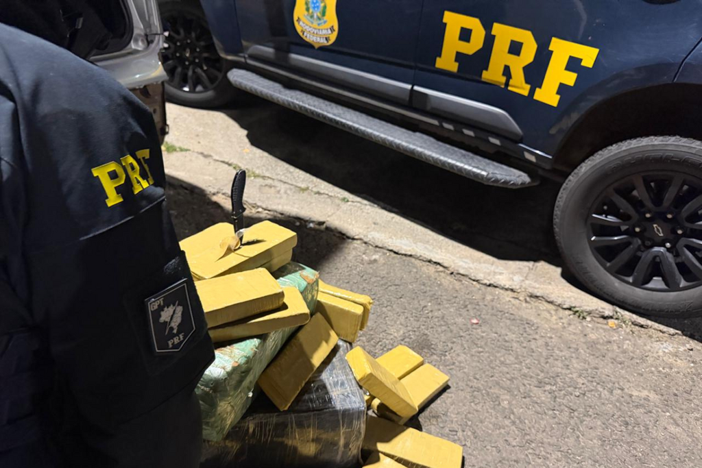 Motorista é preso com mais de 70 quilos de maconha após fugir da polícia em Santa Maria
