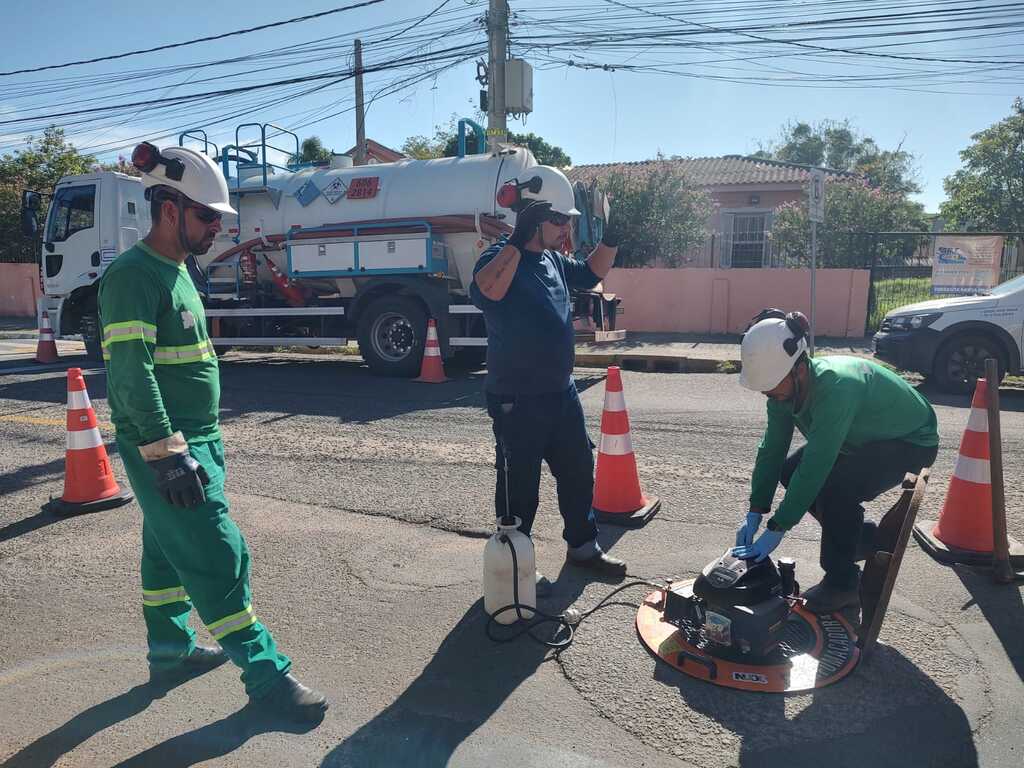 Corsan vai fiscalizar ligações irregulares de drenagem de água das chuvas à rede de esgoto