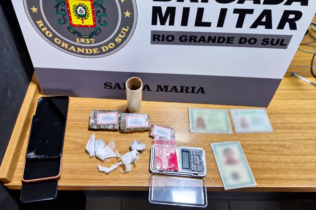Menino de 10 anos cai do quarto andar de prédio em Santa Maria; mãe e companheiro são presos por tráfico durante atendimento