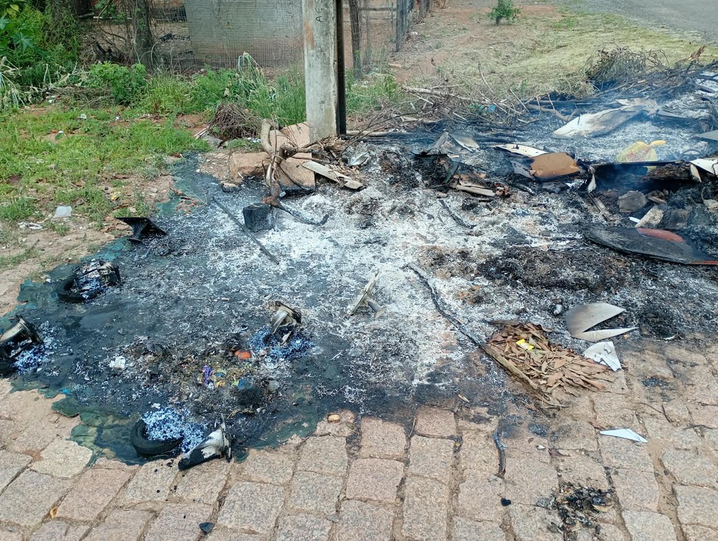 Contêiner de lixo é incendiado em São Sepé; prefeitura faz alerta contra vandalismo