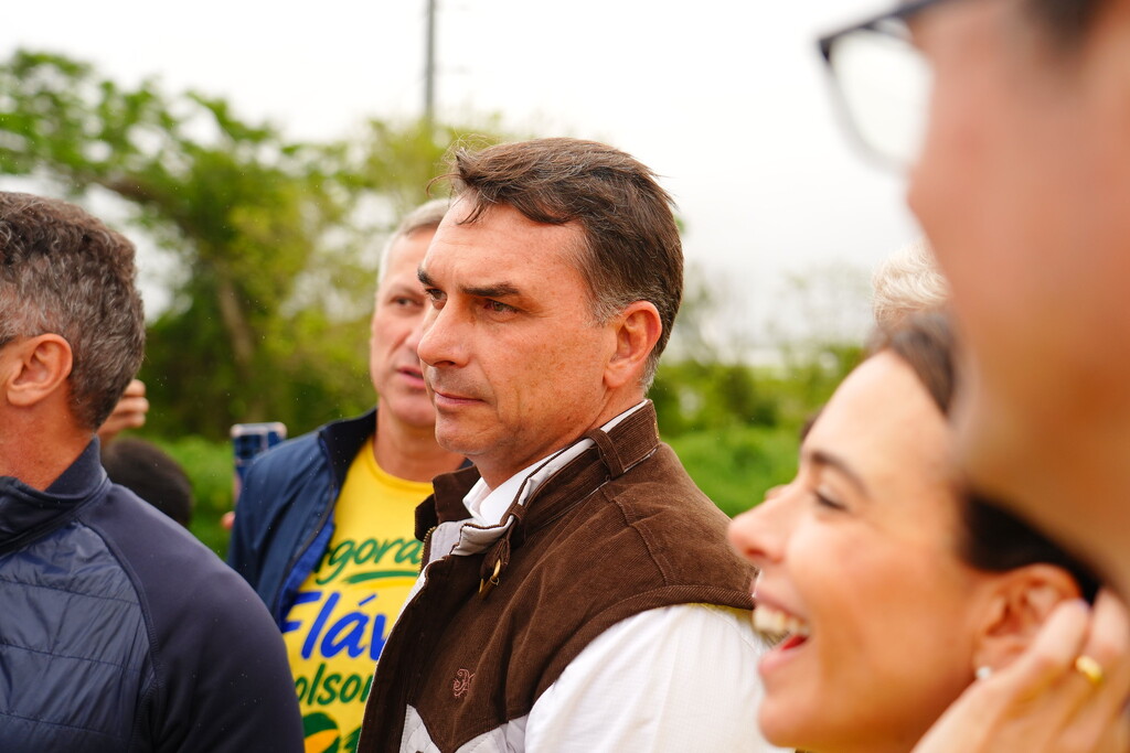 Flávio Bolsonaro está a caminho dos EUA após decisão do STF; governo Trump sabia da viagem, dizem aliados