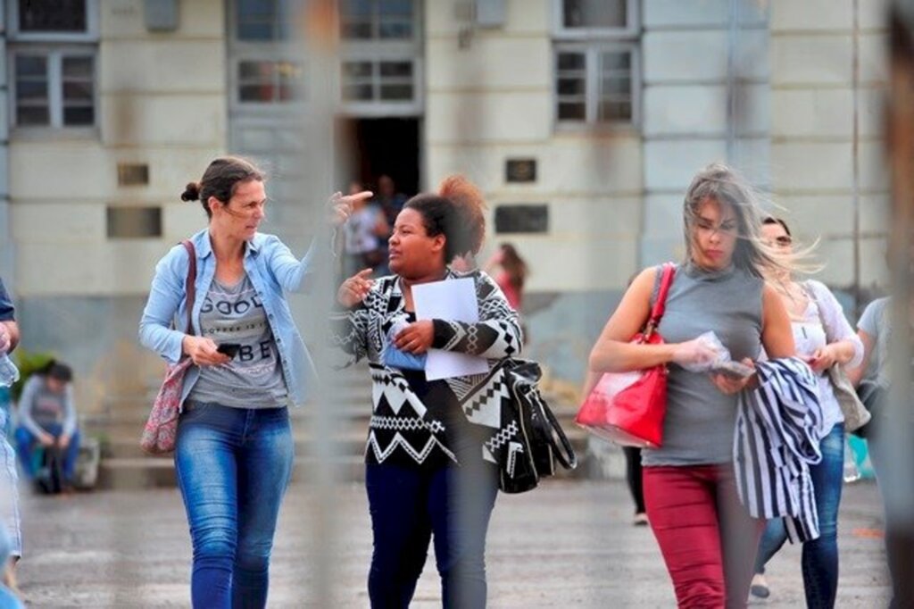 10 concursos estão com inscrições abertas no Estado