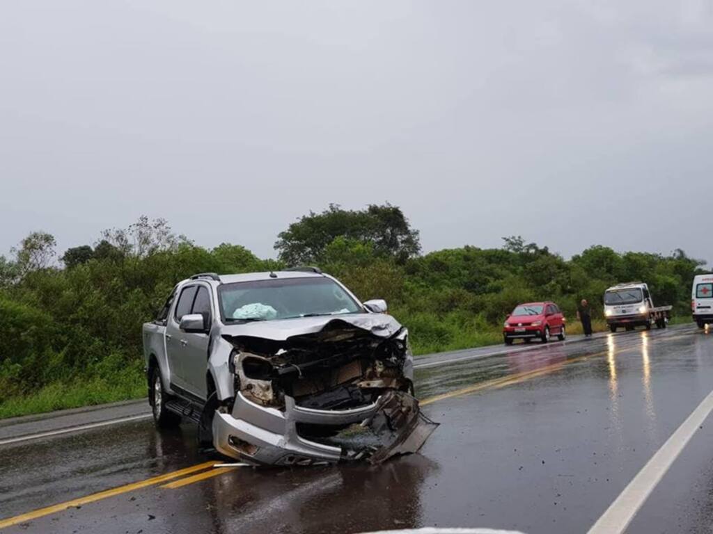 Motorista bate veículo após aquaplanagem em São Sepé