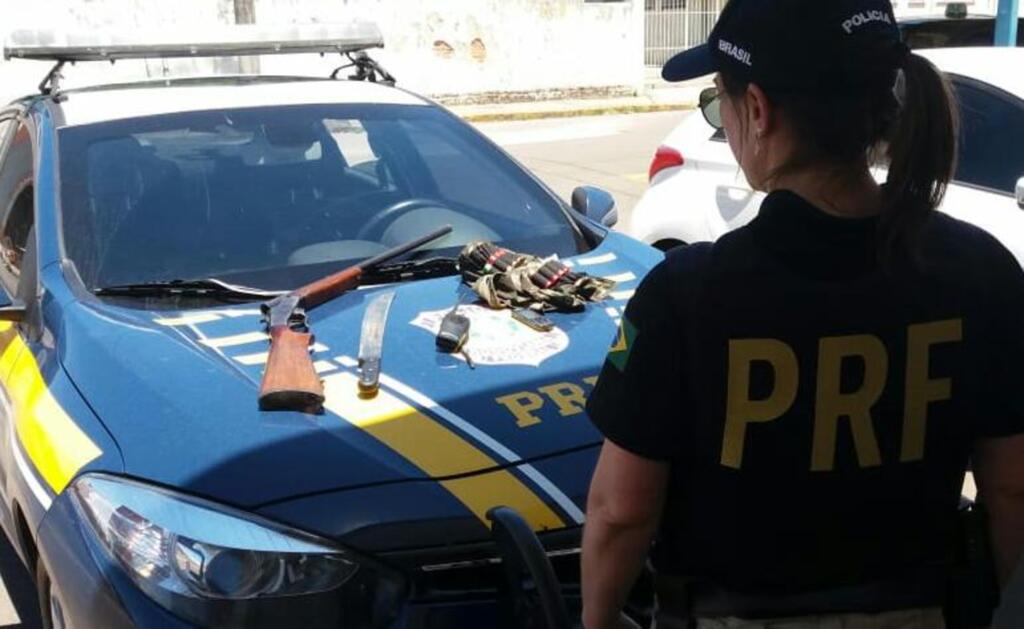 título imagem Homem é preso por porte ilegal de arma de fogo em São Pedro do Sul