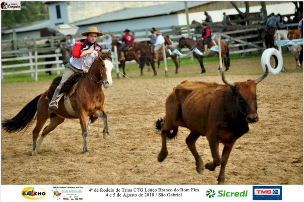 título imagem Mãe e filha vão laçar em rodeio de São Gabriel