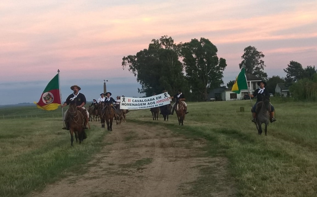 Cavalgada partiu hoje de São Gabriel para homenagear vítimas da Kiss em Santa Maria