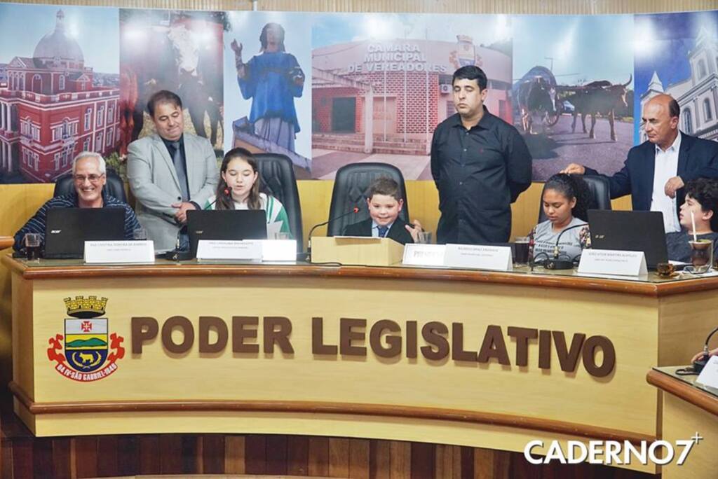 15 alunos de São Gabriel são vereadores mirins por um dia