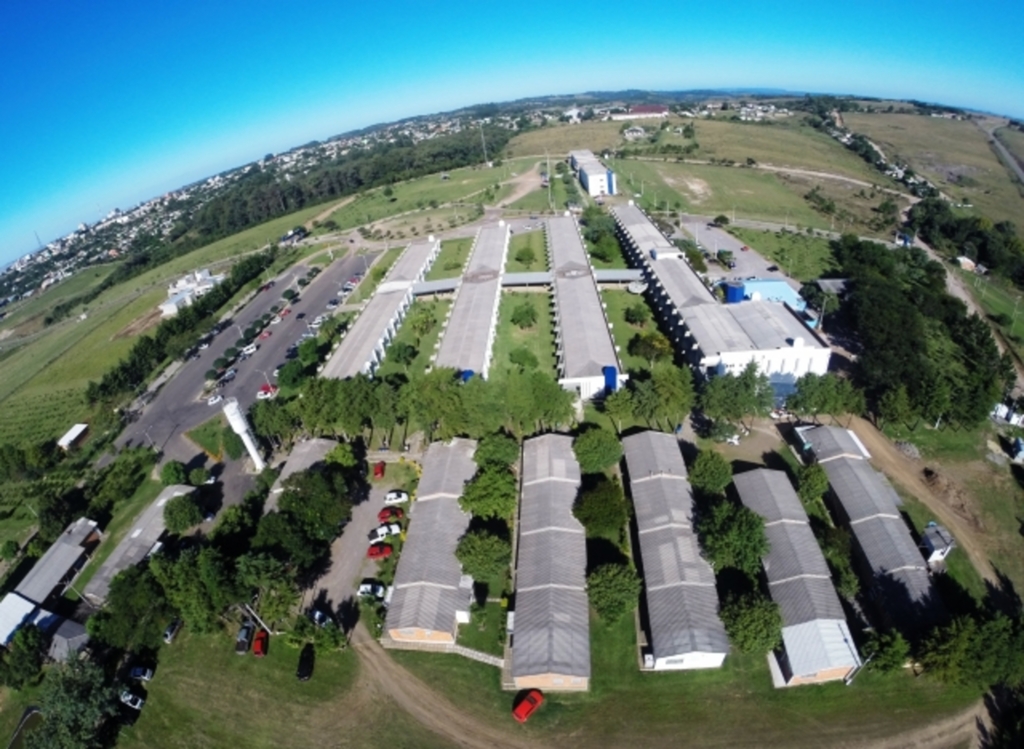 Uri Santiago abre inscrição para contratação de jornalista e intérprete de libras